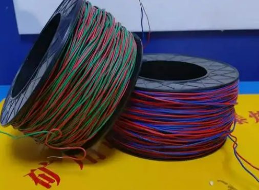 封开放炮线的主要材质有哪些？不同材质的适用场景有何区别？